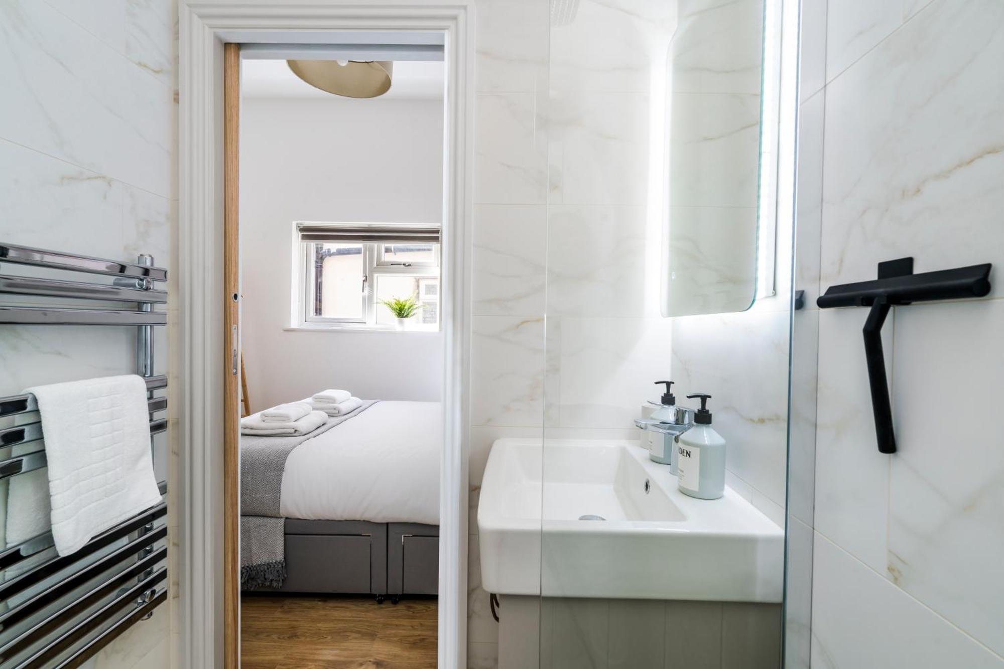 Cozy 2 Bedroom Apartment In Sutton Саттон Экстерьер фото