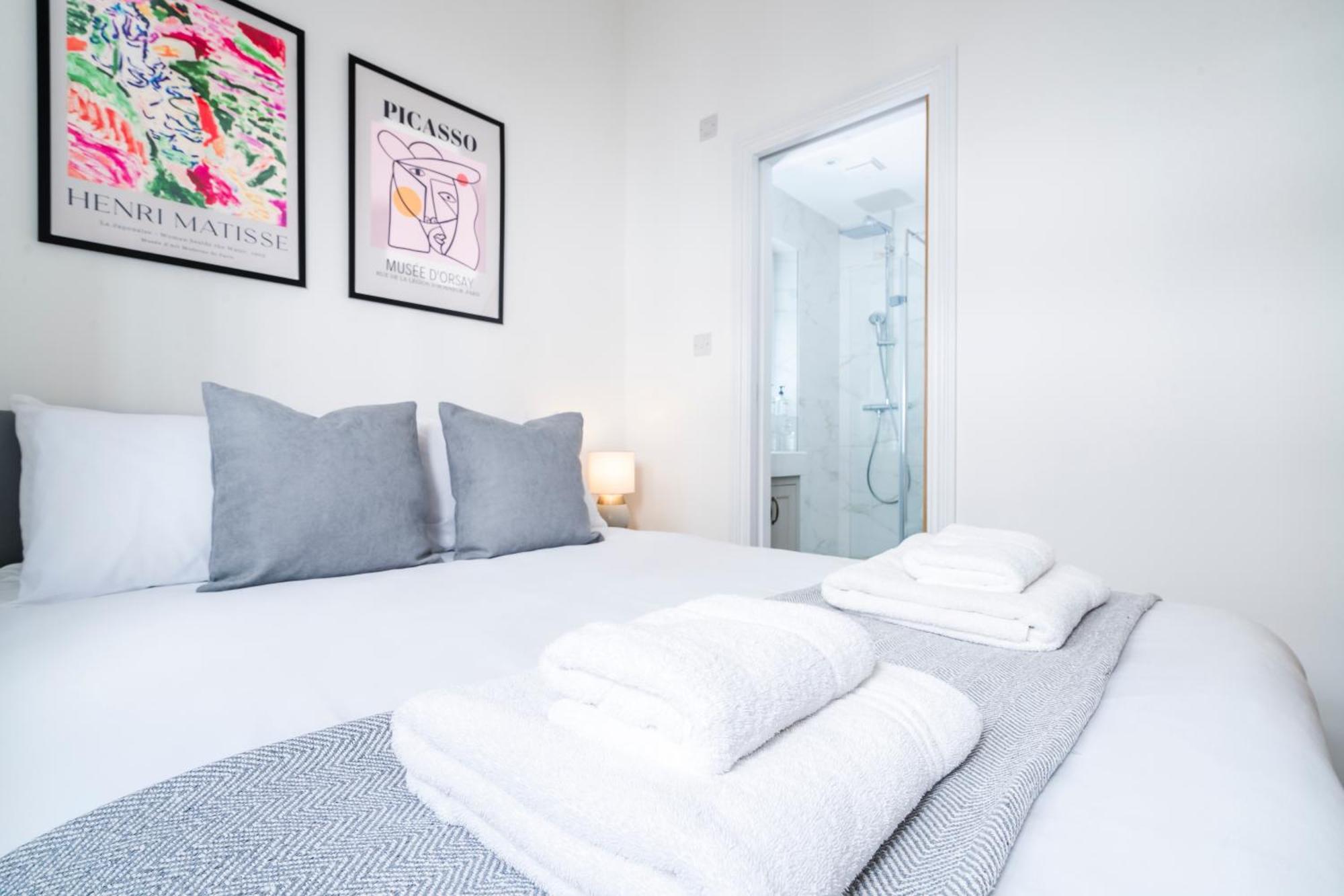 Cozy 2 Bedroom Apartment In Sutton Саттон Экстерьер фото